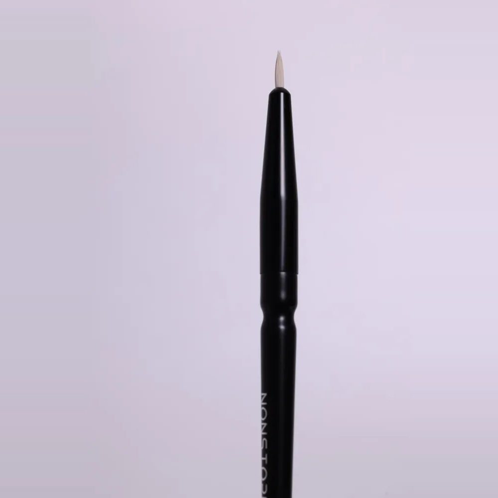 Кисть для подводки Petal Precision — фото 5